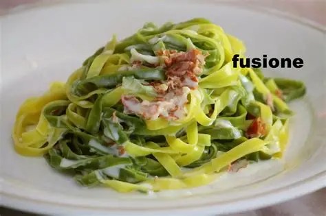 tagliatelle paglia e&nbsp;fieno